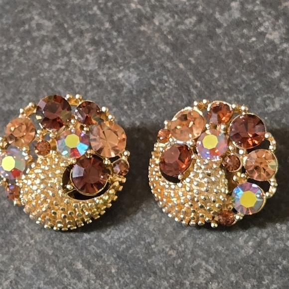 Lisner Vintage Elegant Gold and Brown Crystal  Clip On Earrings - Picture 12 of 13